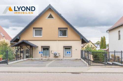 Foto - Haus zum Kaufen in Schkopau Lochau 489.000,00 € 235 m²