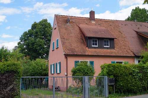 Foto - Haus zum Kaufen in Roßtal 395.000,00 € 96 m²