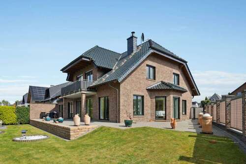 Foto - Haus zum Kaufen in Rommerskirchen 890.000,00 € 220 m²