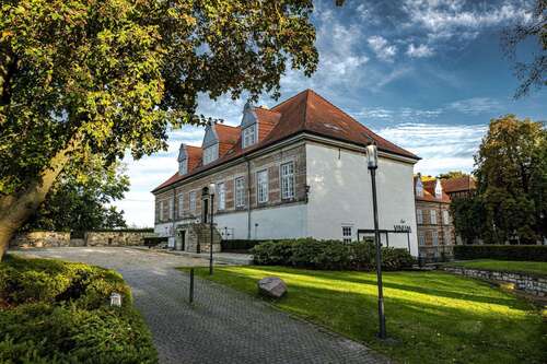 Foto - Büro in Neustadt 2.433,34 € 248.3 m²