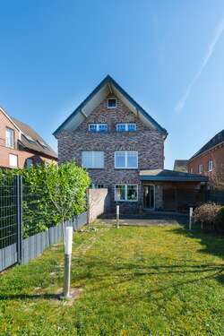 Foto - Haus zum Kaufen in Meerbusch 740.000,00 € 195 m²