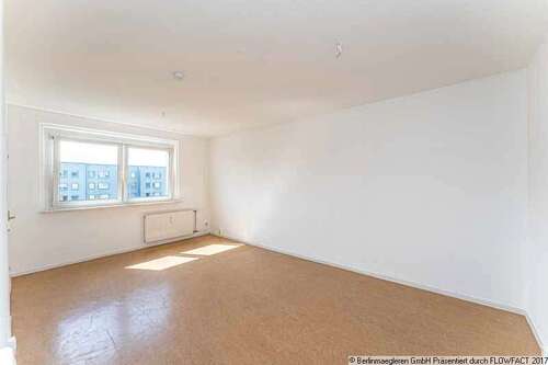 Foto - Wohnung zum Kaufen in Berlin, Hohenschönhausen 97.000,00 € 32.46 m²