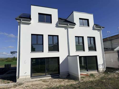 Foto - Haus zum Mieten in Nackenheim 3.000,00 € 150 m²