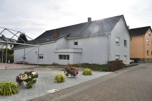 Foto - Haus zum Kaufen in Sinzheim 545.000,00 € 313 m²