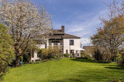 Foto - Haus zum Kaufen in Oberhausen 1.150.000,00 € 302 m²