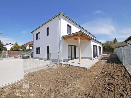 Foto - Haus zum Mieten in Denkendorf 1.490,00 € 121.07 m²