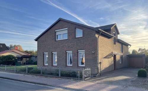 Foto - Haus zum Mieten in Weddingstedt 1.350,00 € 180 m²