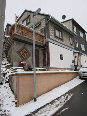 Foto - Haus zum Kaufen in Lauscha 10.000,00 € 94 m²