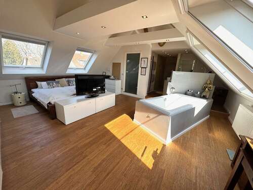 Foto - Haus zum Kaufen in Flörsheim-Weilbach 679.000,00 € 261 m²