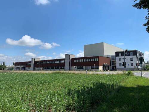 Foto - Halle in Neutraubling 4.000.000,00 € 8603 m²