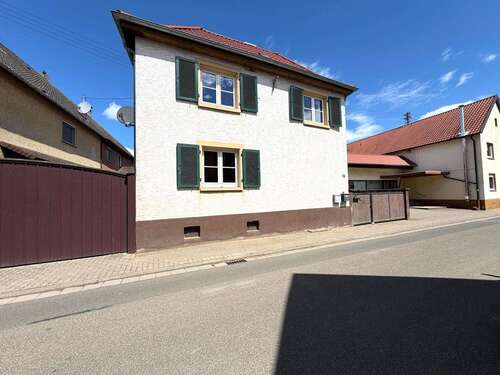 Foto - Haus zum Kaufen in Freisbach 297.000,00 € 237 m²