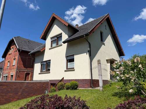 Foto - Haus zum Kaufen in Rödental 149.000,00 € 110 m²