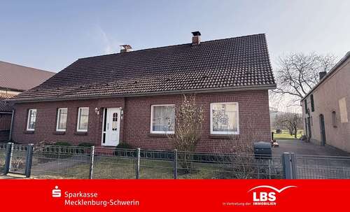 Foto - Haus zum Kaufen in Ruhner Berge 200.000,00 € 200 m²