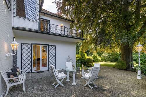 Foto - Haus zum Kaufen in Hamburg Wellingsbüttel 1.650.000,00 € 304 m²