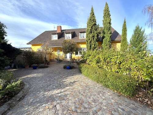 Foto - Haus zum Kaufen in Badenweiler 1.100.000,00 € 442 m²