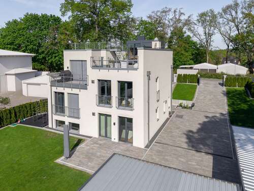 Foto - Haus zum Kaufen in Woltersdorf 1.990.000,00 € 245 m²