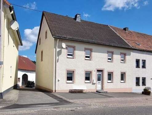 Foto - Haus zum Kaufen in Oberstadtfeld 119.000,00 € 145 m²