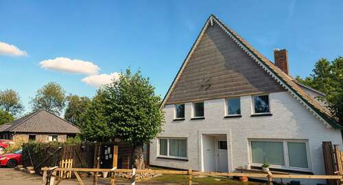 Foto - Haus zum Kaufen in Wischhafen 155.000,00 € 207 m²