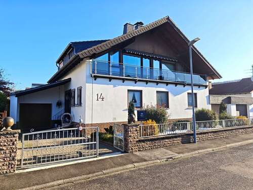 Foto - Haus zum Kaufen in Gau-Algesheim 645.000,00 € 210 m²