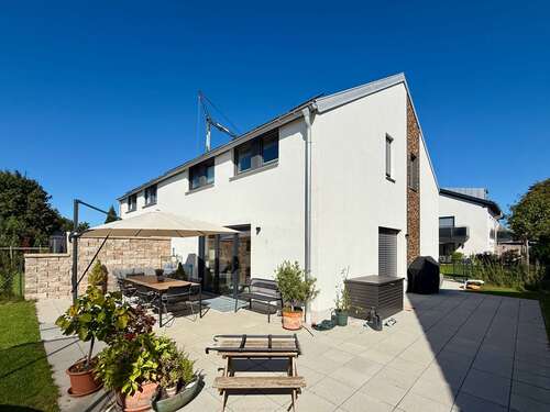 Foto - Haus zum Mieten in Neufarn 2.385,00 € 125 m²