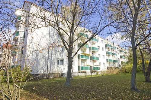 Foto - Wohnung zum Mieten in Halle (Saale) 420,00 € 58.4 m²