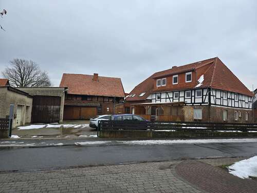 Foto - Haus zum Kaufen in Calberlah 150.000,00 € 390 m²