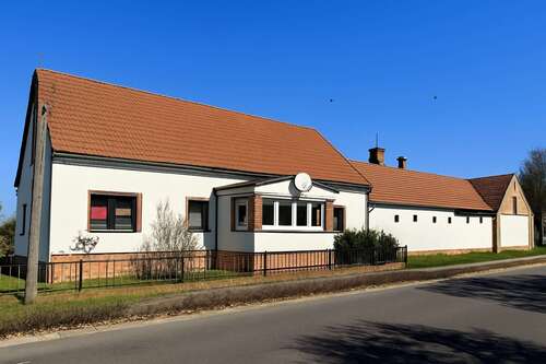 Foto - Haus zum Kaufen in Luckaitztal Gosda 180.000,00 € 240 m²