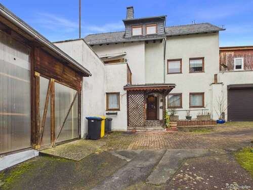 Foto - Haus zum Kaufen in Bornich 178.000,00 € 196 m²