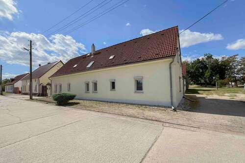 Foto - Haus zum Kaufen in Zörbig 49.000,00 € 144.16 m²