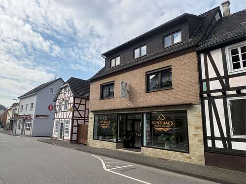 Foto - Haus zum Kaufen in Waldbreitbach 379.500,00 € 325 m²