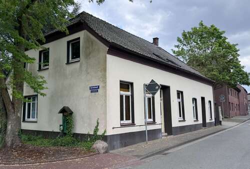 Foto - Haus zum Kaufen in Uedem 179.000,00 € 161.35 m²