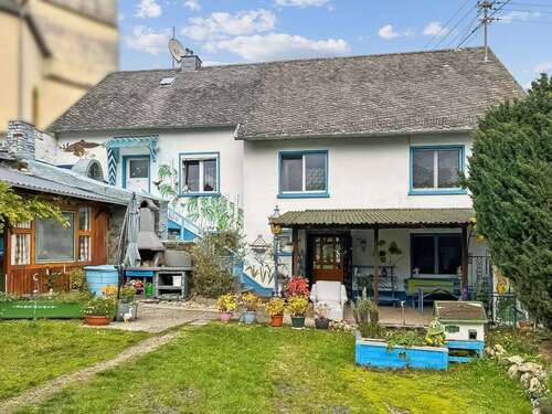 Foto - Haus zum Kaufen in Hausen 149.000,00 € 200 m²