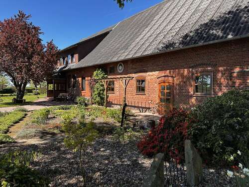 Foto - Haus zum Kaufen in Wiedensahl 389.000,00 € 242 m²
