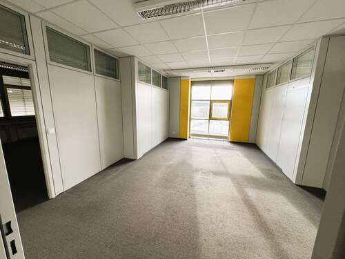 Foto - Büro in Stuttgart - Weilimdorf 2.213,00 € 218 m²