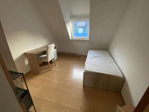 Foto - WG-Zimmer in Stuttgart 375,00 € 12 m²