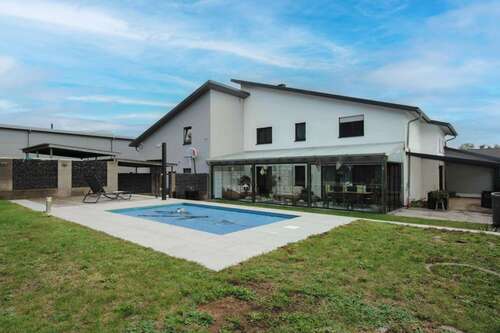 Foto - Haus zum Kaufen in Hütschenhausen 998.000,00 € 253.01 m²