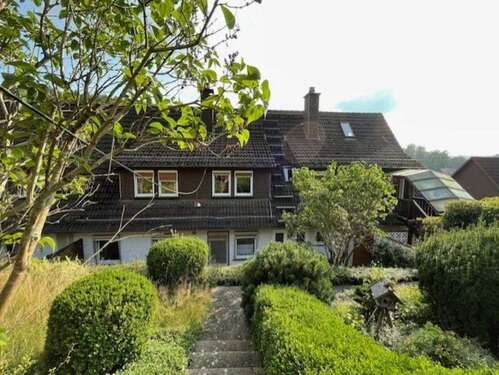 Foto - Haus zum Kaufen in Helsa 199.000,00 € 210 m²