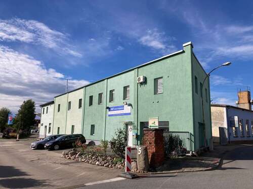 Foto - Haus zum Kaufen in Stavenhagen 275.000,00 € 250 m²