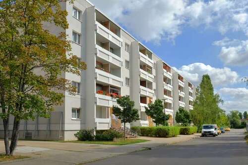 Foto - Wohnung zum Mieten in Halle 342,00 € 56.98 m²