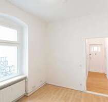 Wohnung zum Kaufen in Berlin 144.000,00 € 29.78 m²