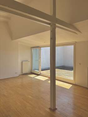 Foto - Wohnung zum Mieten in Halle 525,00 € 64.63 m²
