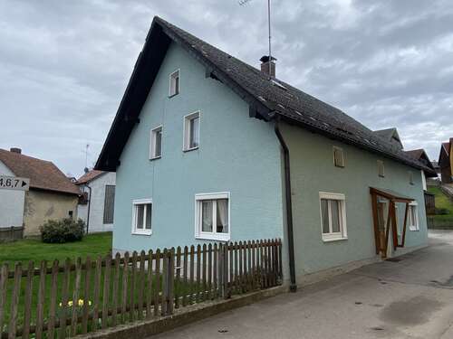 Foto - Haus zum Kaufen in Tiefenbach 128.000,00 € 136 m²