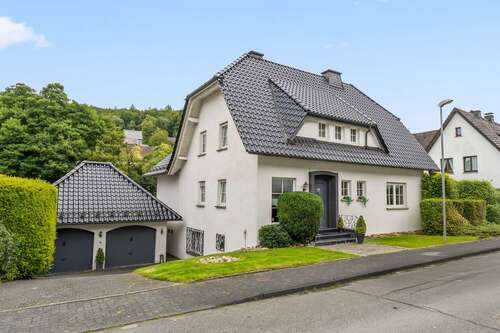 Foto - Haus zum Kaufen in Olpe 550.000,00 € 238.91 m²