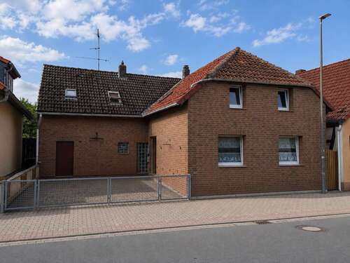 Foto - Haus zum Kaufen in Springe 185.000,00 € 135 m²