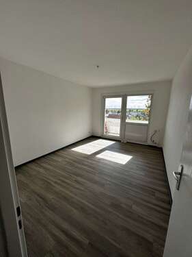 Foto - Wohnung zum Mieten in Teutschenthal 383,00 € 58.49 m²