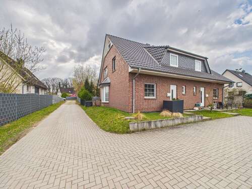Foto - Haus zum Kaufen in Barnstedt 849.000,00 € 295.08 m²