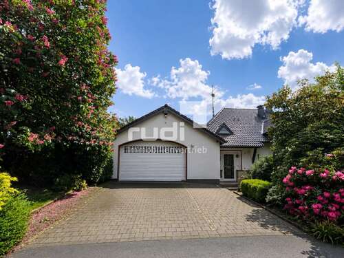 Foto - Haus zum Kaufen in Ruppichteroth 340.000,00 € 296 m²