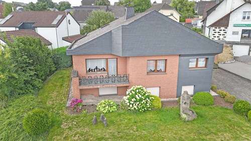 Foto - Haus zum Kaufen in Ettringen 416.000,00 € 180 m²