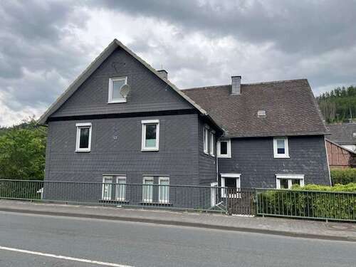 Foto - Haus zum Kaufen in Bad Laasphe - Niederlaasphe 215.000,00 € 197 m²