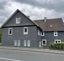 Haus zum Kaufen in Bad Laasphe - Niederlaasphe 215.000,00 € 197 m²